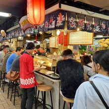 市場内には飲食店舗も点在…テレビで観たことのある寿司屋さん！