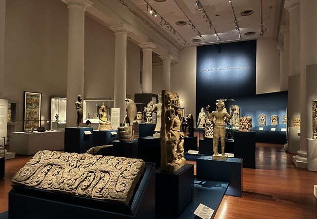 アジア各国の宗教美術や交易品のコレクション