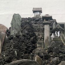 《鉄砲洲稲荷神社》富士塚