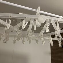 部屋に置いてあるピンハンガー