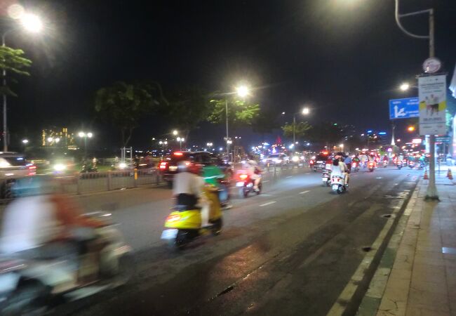 トンデュックタン通り