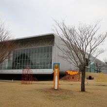 早川邦彦設計　アートホール