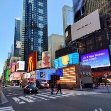 朝８時４０分。人でいっぱいの夜に比べ空いています