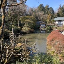 逍遥園。江戸時代に作庭された池泉回遊式庭園。