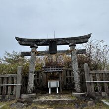 弥彦神社奥宮 御神廟