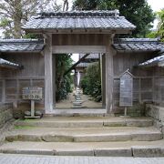 竹添邸は大河ドラマ「篤姫」のロケ地として使用された出水市指定有形文化財です。