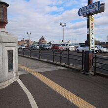 かつては市電も通っていたので、昭和市電通りの名もあります。