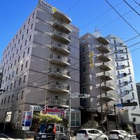 駅に近く、飲食店もたくさんあります