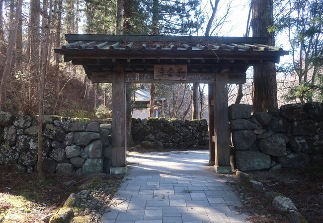 化け地蔵と憾満ヶ淵のあるお寺です