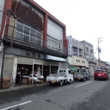 ちなみに陸奥湊朝市を行く道は青森県道１号だ