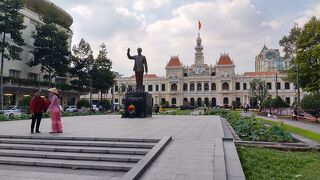 歴史的な建物です　ホーチミン市人民委員会庁舎
