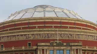 必見の建築物です