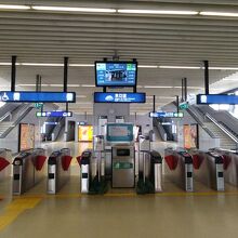 東亜運駅