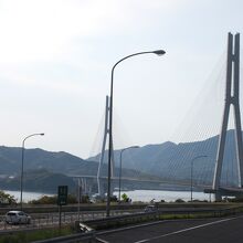 愛媛県と広島県の県境の斜張橋