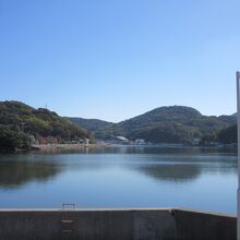 相生湾を挟んで対岸には石川島播磨相生造船所