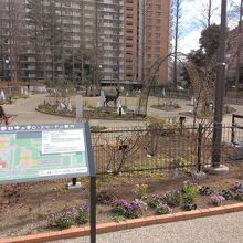 ローズガーデン「その1」ともいうべき『色彩のローズガーデン』