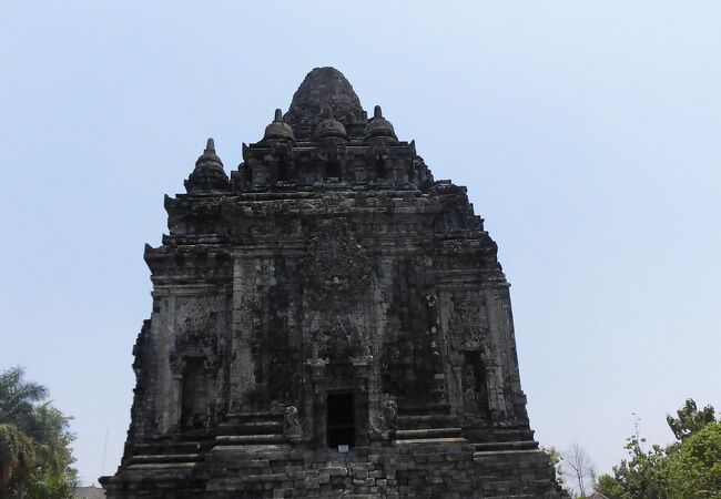 カラサン寺院