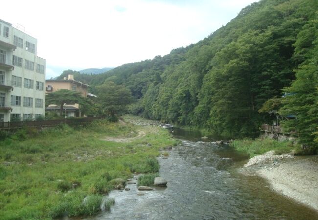 紅の吊橋から塩原渓谷を見ました