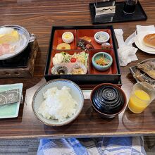 朝食。まあまあボリュームあり