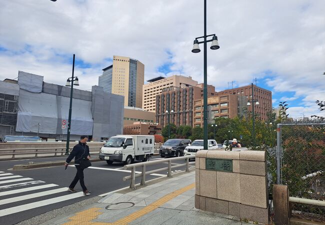 御茶ノ水駅から湯島聖堂へ向かう橋