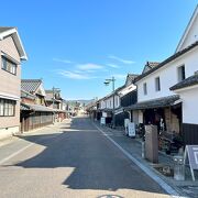 有明海の干満による塩田川の水運と長崎街道が交差する場所に栄えた宿場町