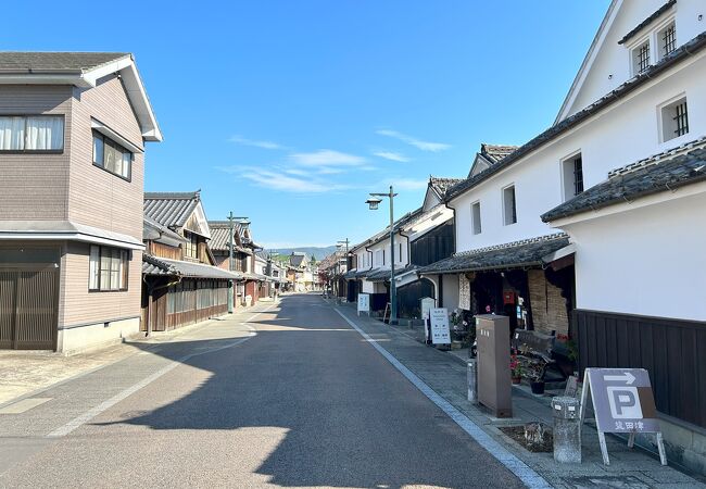 有明海の干満による塩田川の水運と長崎街道が交差する場所に栄えた宿場町