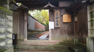 完全にお寺と言うよりカラクリハウス