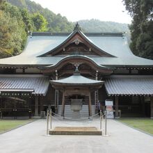 建物が立派な本堂