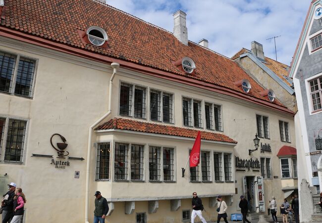 ヨーロッパ最古の薬局の１つ