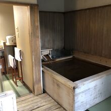 着物で彩られた全館畳敷きの宿 楽山やすだ