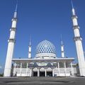 ブルーとホワイトの大変綺麗で大きなモスク