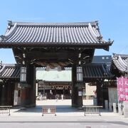 大きくて人気のある神社でした。