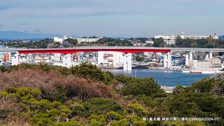 灯台や公園が魅力的な元離島です