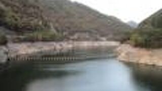 「生野ダム」によって形成された「銀山湖」名前の由来は且つて近くに在った「生野銀山」から