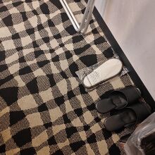 スリッパは２種類　使い捨てタイプあります。