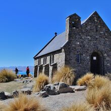 湖畔に建つ教会