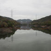 「大川瀬ダム」によって形成されたダム湖は特に名前はありません