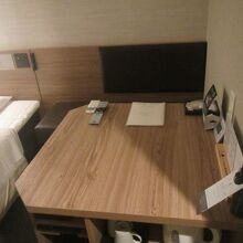 客室はコンパクトだけど機能的