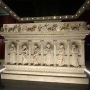 アレクサンダー大王の石棺があります