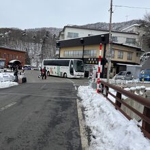 バス停前