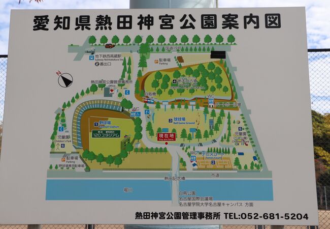 古墳も野球場もあるユニークな公園