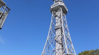 鉄骨のタワーはきれい。