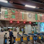 綺麗で案内の多い駅