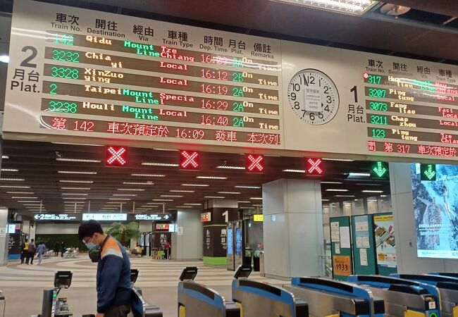 綺麗で案内の多い駅