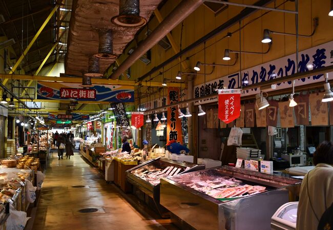 河岸の市 まぐろ館