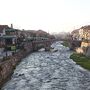 川の風景と石橋