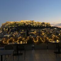 レストランはテラス席以外に広い屋内席があって入りやすい