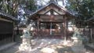 見かけとは異なり、多くの社宝を保持しています