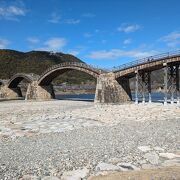 美しい５連のアーチ橋