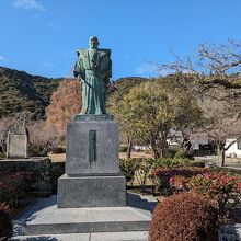 吉川広嘉公銅像 